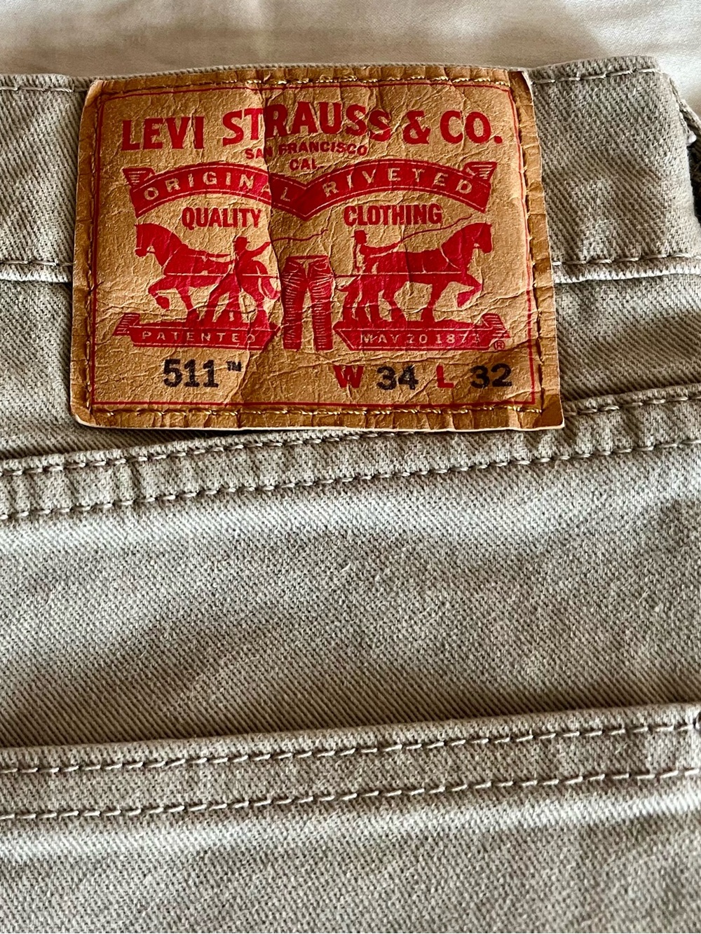 Levi's 511 Men’s Jeans in Light Beige/khaki with Levi’s Red Patch. 34 X 32.